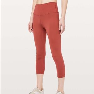 Lululemon Wunder Under Crop 21" - Brick Rose